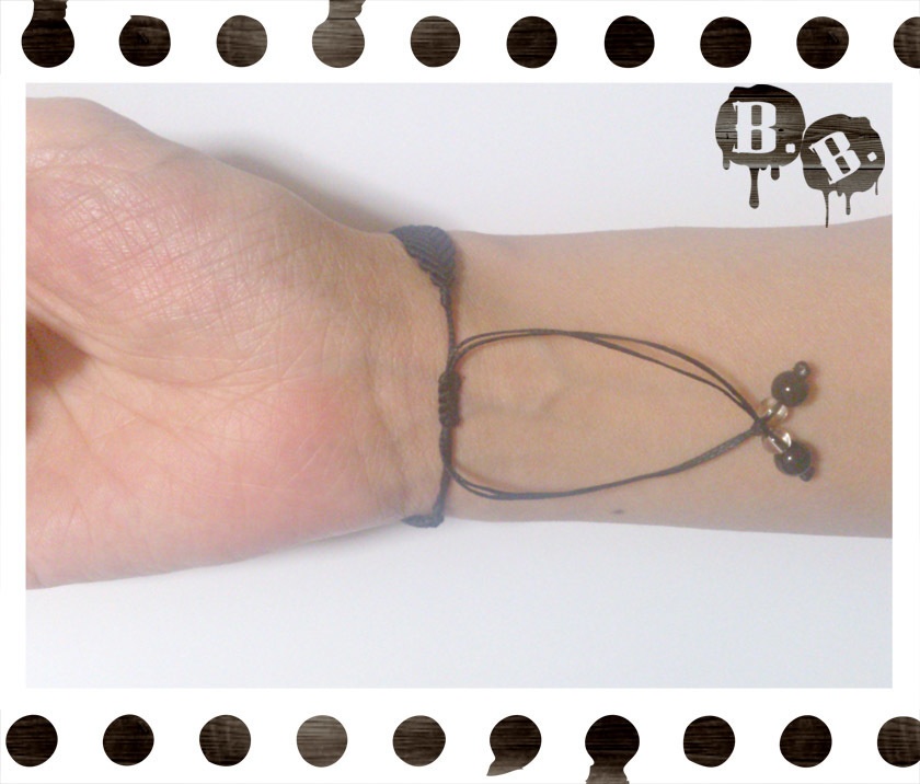 クラシカルブレスレット【ガラスビーズ】【ブラックコード】【ハンドメイドアクセサリー】