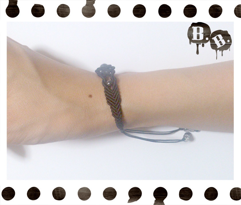 クラシカルブレスレット【ソーダライト】【ブラックコード】【ハンドメイドアクセサリー】