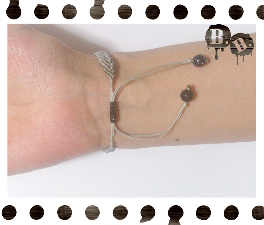 クラシカルブレスレット【ブルーゴールドストーン】【シルバーグレーコード】【ハンドメイドアクセサリー】