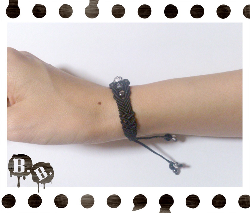 クラシカルブレスレット・ワイドB【水晶多面カット】【ブラックコード】【ハンドメイドアクセサリー】