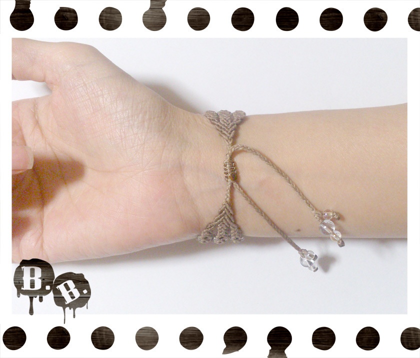 三連ワイドブレスレット【ガラスビーズ】【ライトブラウンコード】【ハンドメイドアクセサリー】