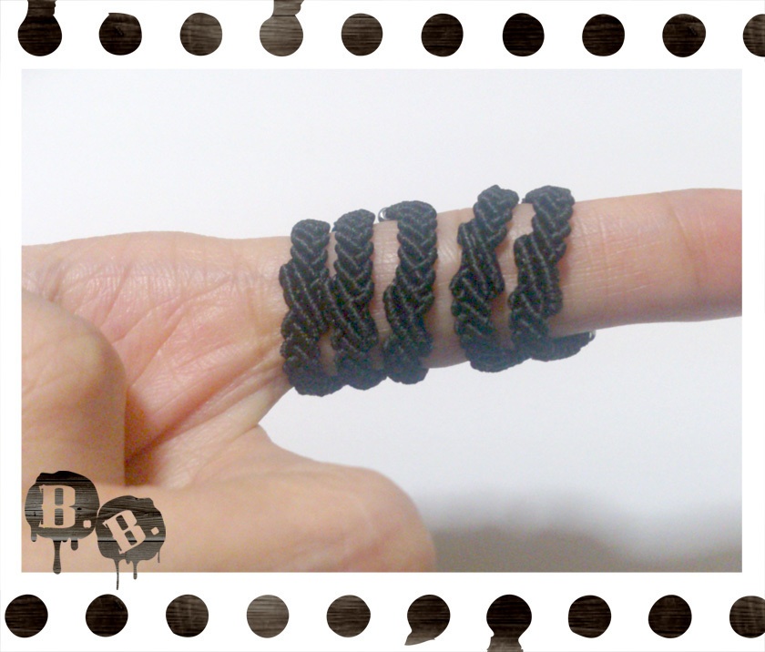 ウェーブリング【ミックスジェイド/ラピスラズリ/ムーンストーン/ペリドット】【ブラックコード】【ハンドメイドアクセサリー】