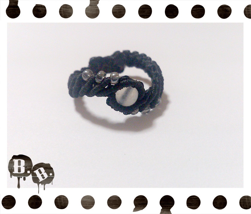 ウェーブリング【ミックスジェイド/ラピスラズリ/ムーンストーン/ペリドット】【ブラックコード】【ハンドメイドアクセサリー】