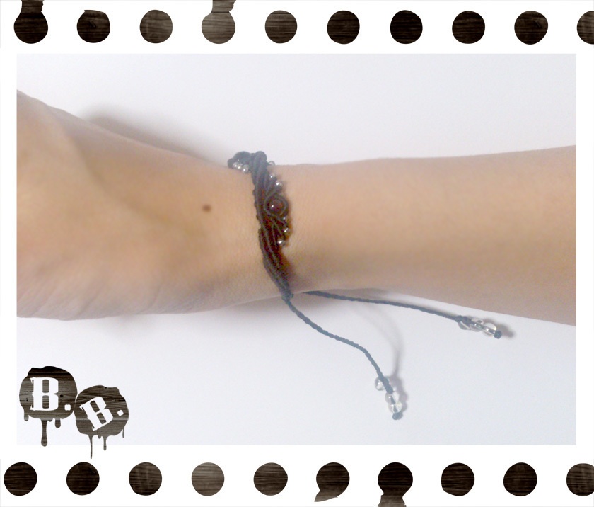 クラウンドロップブレスレット【オニキス】【ブラックコード】【ハンドメイドアクセサリー】