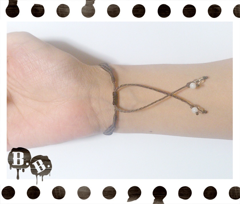 クラウンドロップブレスレット【グレーアゲート】【ブラウンコード】【ハンドメイドアクセサリー】