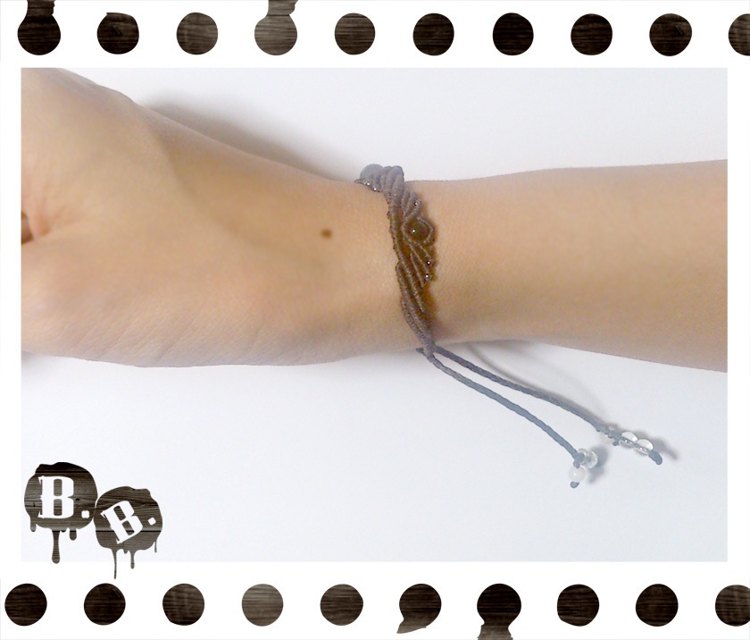 クラウンドロップブレスレット【グレーアゲート】【ブラウンコード】【ハンドメイドアクセサリー】