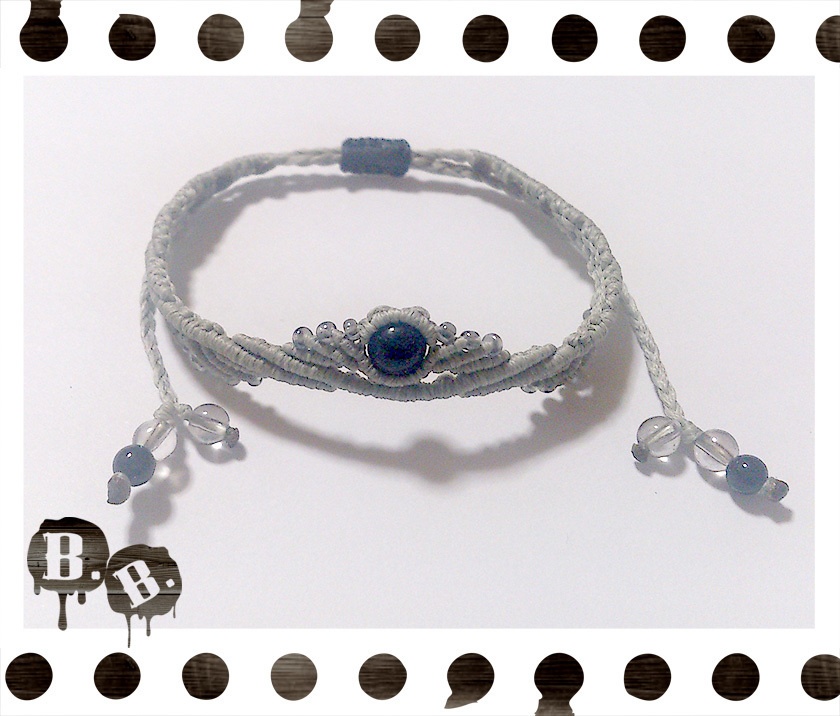クラウンドロップブレスレット【ブルーゴールドストーン】【シルバーグレーコード】【ハンドメイドアクセサリー】