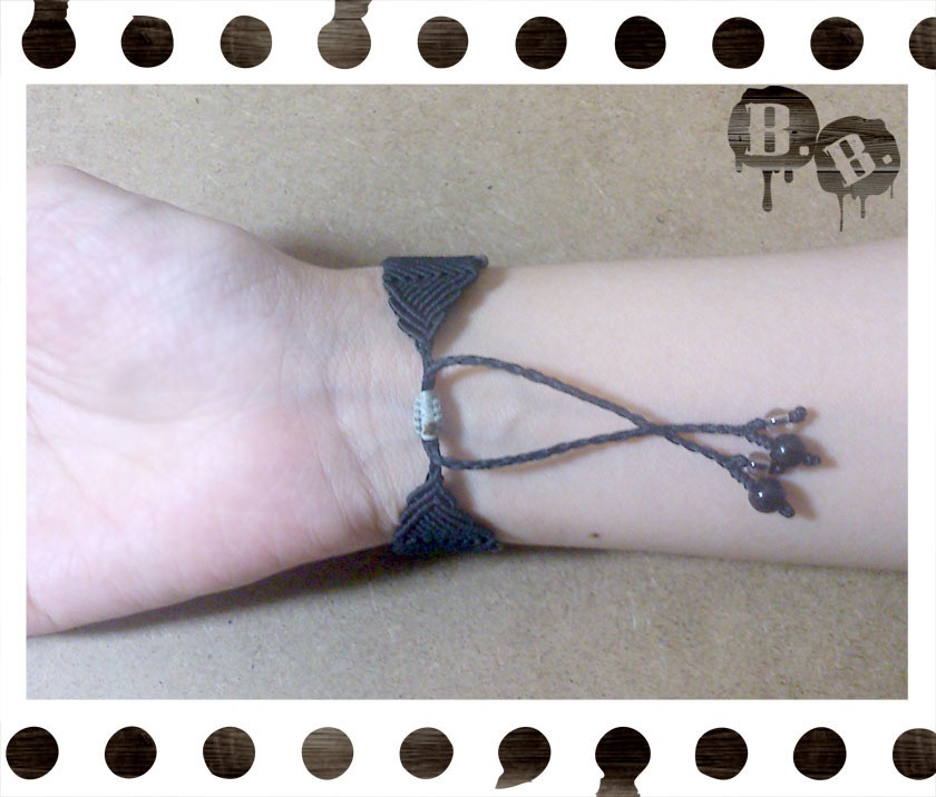 ベルトブレス・トライアングル【ラピスラズリ】【ブラックxグレー】【ハンドメイドアクセサリー】