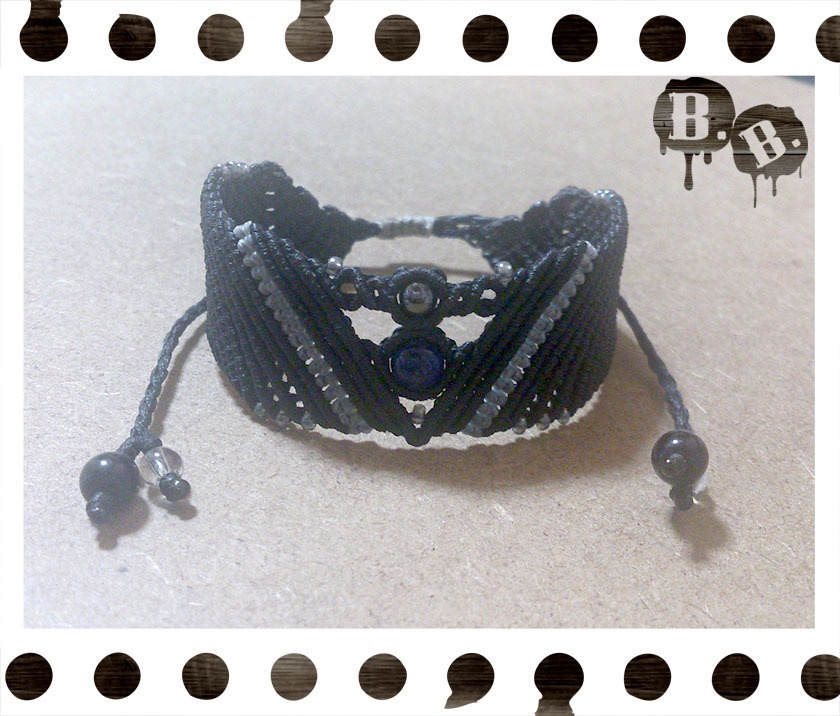 ベルトブレス・トライアングル【ラピスラズリ】【ブラックxグレー】【ハンドメイドアクセサリー】