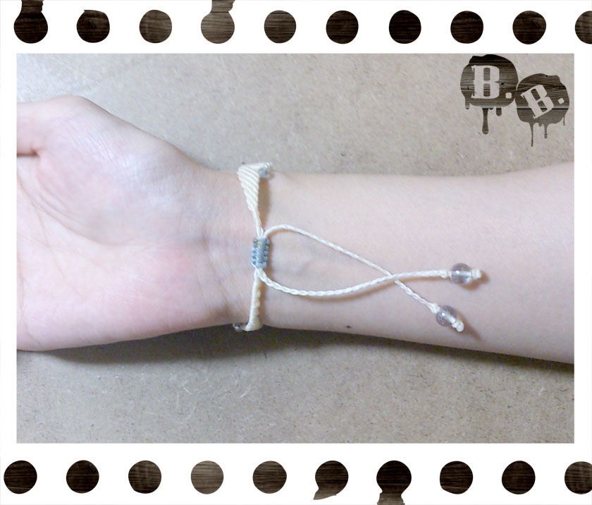 【夏向けライトカラー】ウェーブウェブブレスレット【エンジェライト】【ナチュラルホワイトコード】【ハンドメイドアクセサリー】