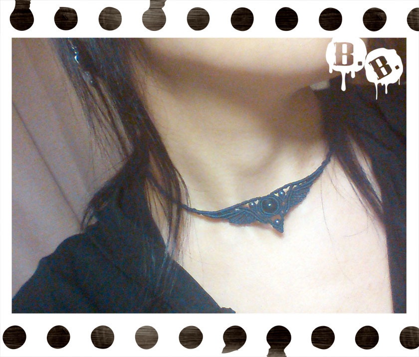 トライアングルウィングネックレス【レインボーオブシディアン】【ダークネイビーコード】【ハンドメイドアクセサリー】