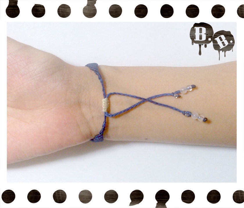 ダブルウェーブクラウンブレスレット【ホワイトジェイド】【ロイヤルブルーxアイボリー】【ハンドメイドアクセサリー】