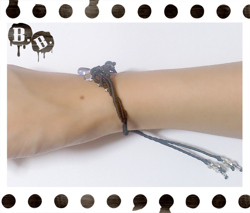 クラウンブレス【ブラックルナフラッシュ】【ブラック】【ハンドメイドアクセサリー】