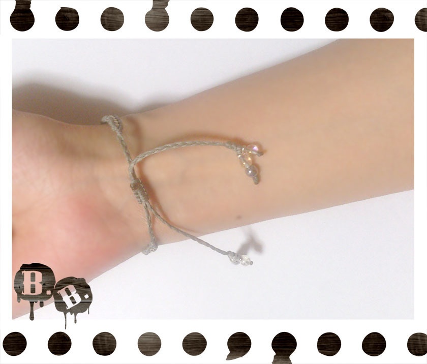 ラインブレスレット【ヘマタイトシルバー・オニキス】【シルバーグレーコード】【ハンドメイドアクセサリー】