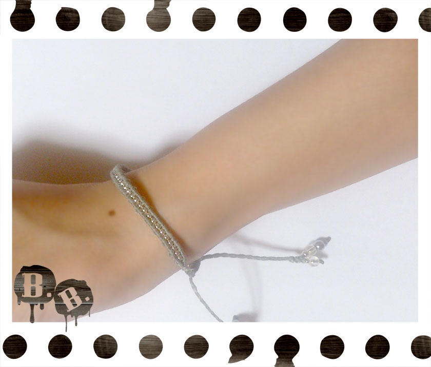 ラインブレスレット【ヘマタイトシルバー・オニキス】【シルバーグレーコード】【ハンドメイドアクセサリー】