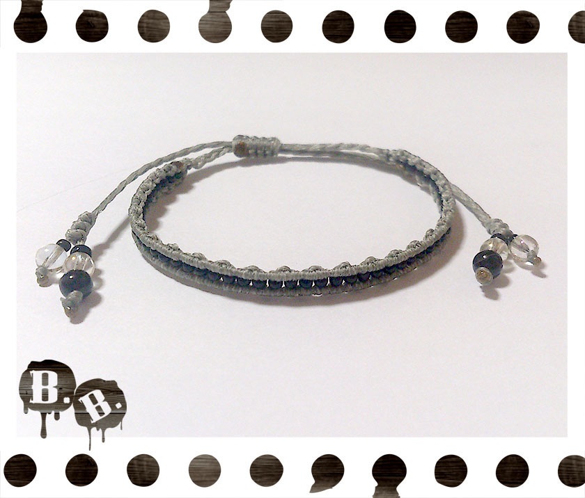 ラインブレスレット【ヘマタイトシルバー・オニキス】【シルバーグレーコード】【ハンドメイドアクセサリー】