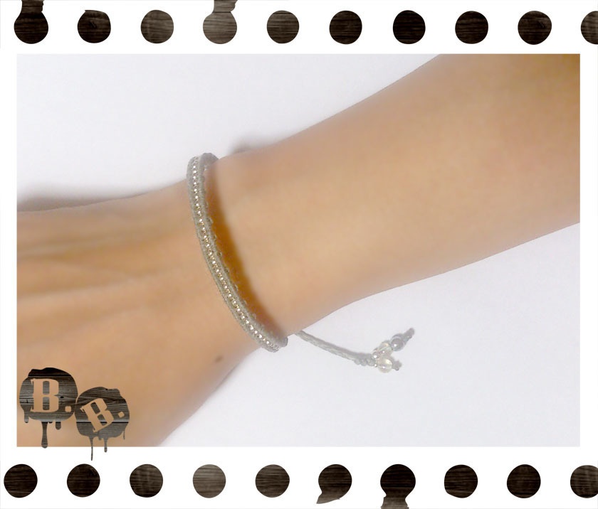 ラインブレスレット【ヘマタイトシルバー・オニキス】【シルバーグレーコード】【ハンドメイドアクセサリー】