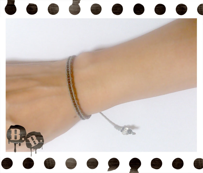 ラインブレスレット【ヘマタイトシルバー・オニキス】【シルバーグレーコード】【ハンドメイドアクセサリー】