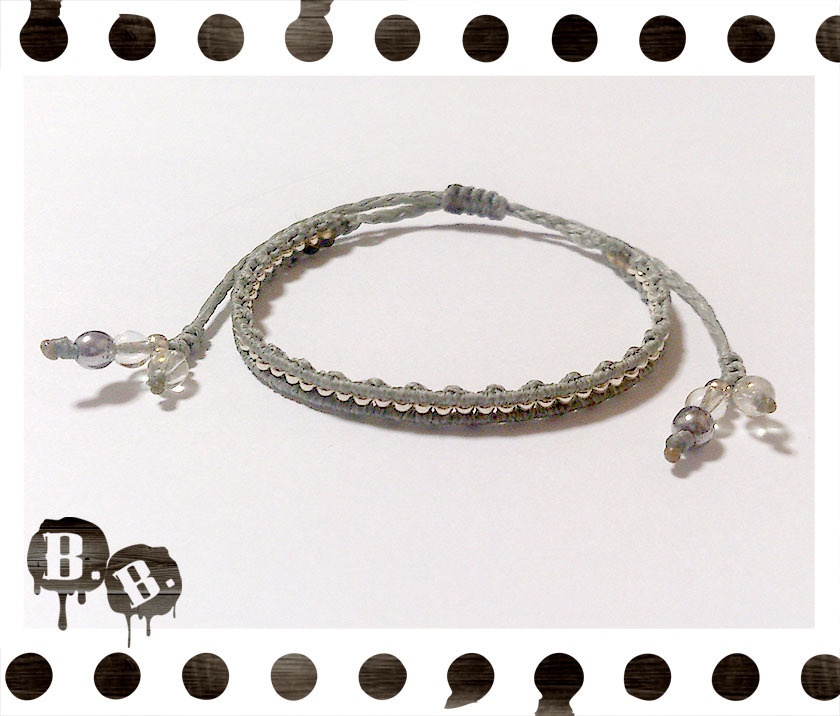 ラインブレスレット【ヘマタイトシルバー・オニキス】【シルバーグレーコード】【ハンドメイドアクセサリー】