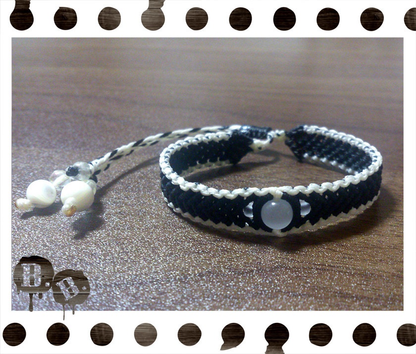 アウトラインブレス【マルチストーン】【マルチカラーコード】【ハンドメイドアクセサリー】