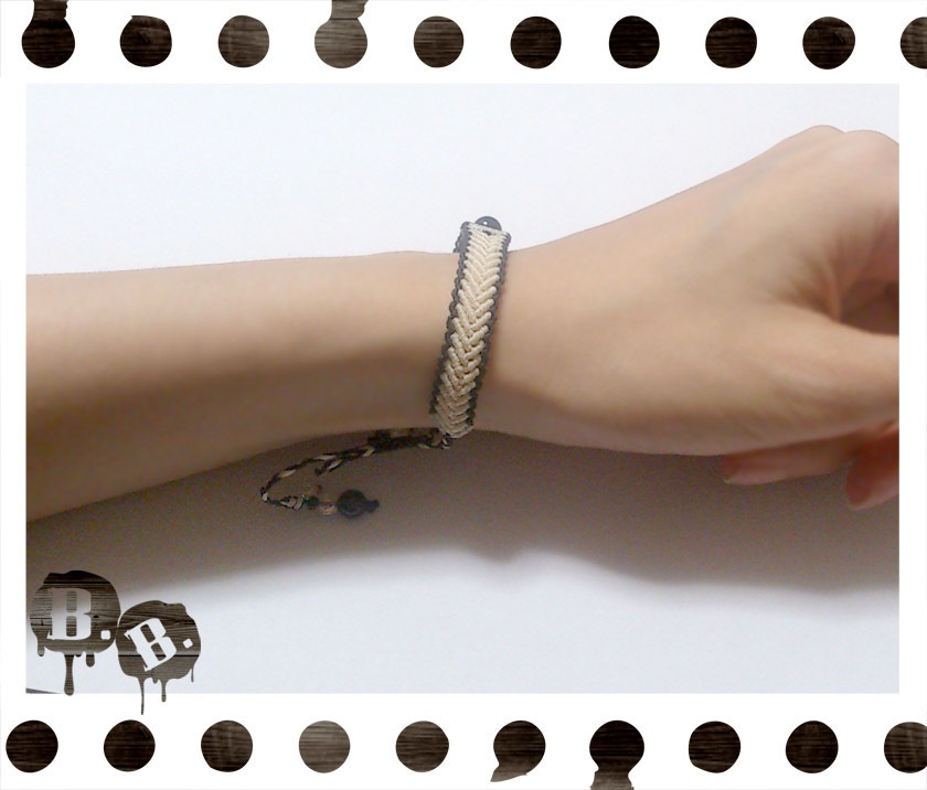 アウトラインブレス【マルチストーン】【マルチカラーコード】【ハンドメイドアクセサリー】