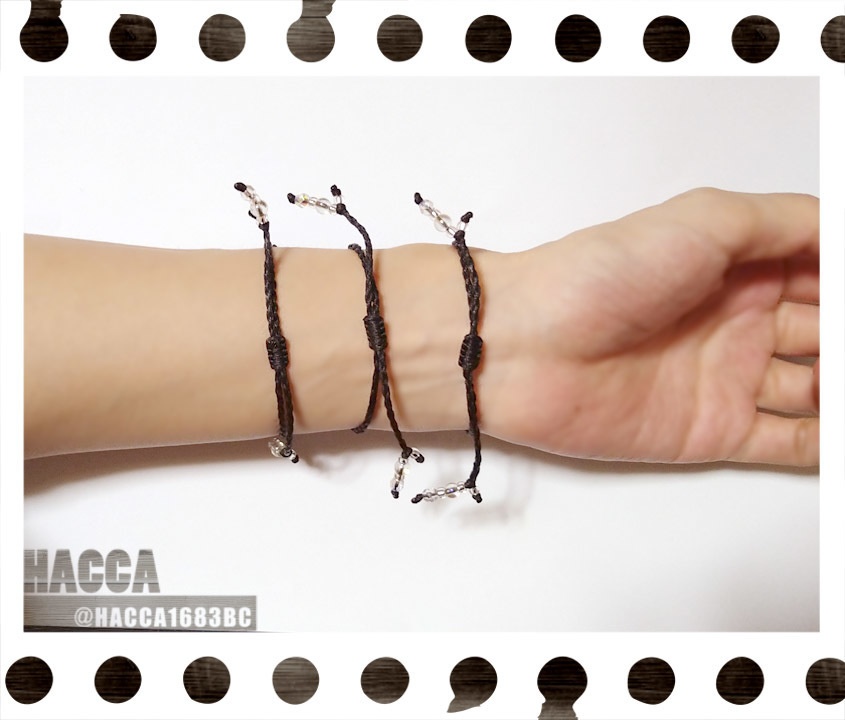 ブラッククロスブレス【チェコビーズ】【ハンドメイドアクセサリー】