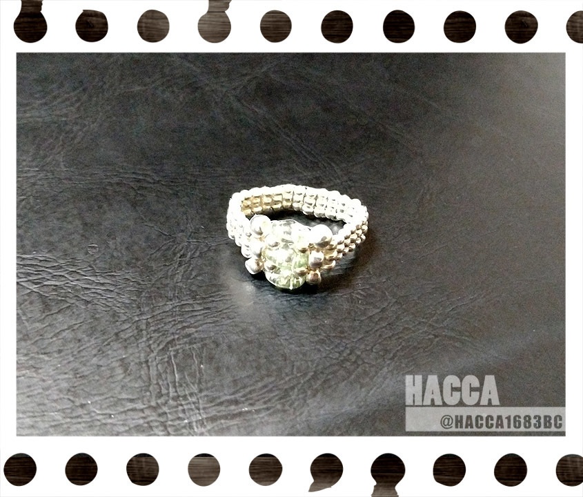 シルバースケイルリング【チェコビーズ】【ハンドメイドアクセサリー】