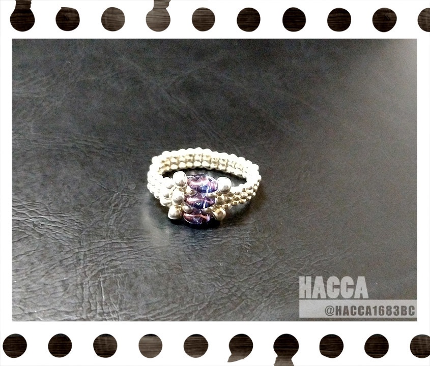 シルバースケイルリング【チェコビーズ】【ハンドメイドアクセサリー】