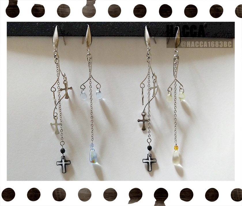 【2021ハロウィン】スワロフスキークロスとランプのアシンメトリーピアスセット【ガラスビーズ】【ステンレスワイヤー】【ハンドメイドアクセサリー】