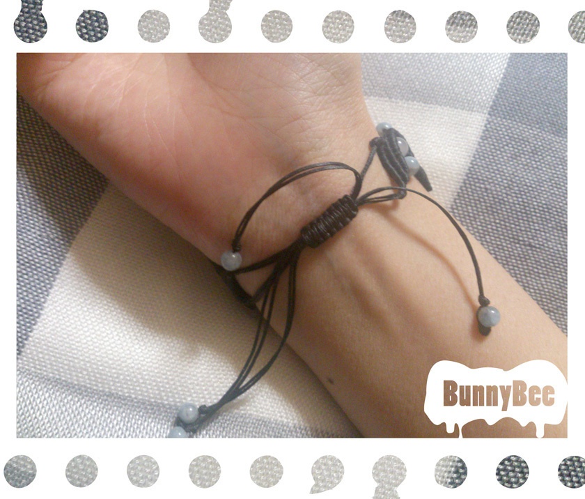 ブレスレット【ホワイトアゲート】【ブラックコード】【ハンドメイドアクセサリー】