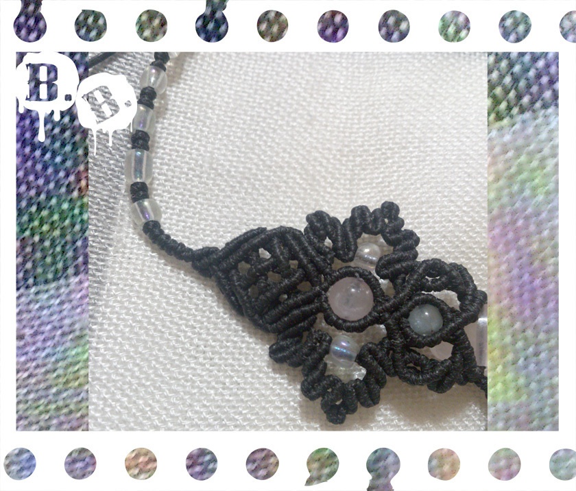 番の蝶蜂ネックレス(チョーカー)【ローズクォーツ】【ブラックコード】【ハンドメイドアクセサリー】