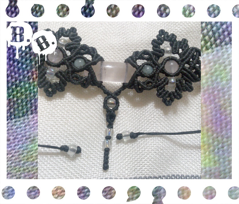 番の蝶蜂ネックレス(チョーカー)【ローズクォーツ】【ブラックコード】【ハンドメイドアクセサリー】