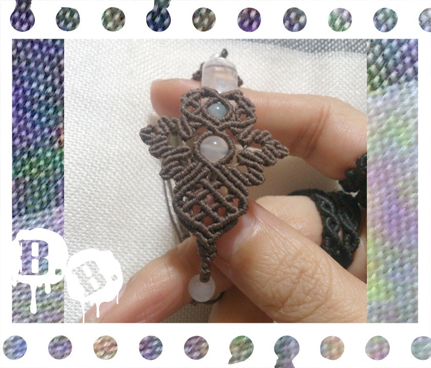 【アシンメトリー】蝶蜂のブレスレット【ホワイトアゲート】【ブラウンコード】【ハンドメイドアクセサリー】