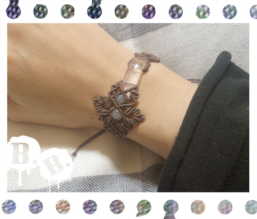 【アシンメトリー】蝶蜂のブレスレット【ホワイトアゲート】【ブラウンコード】【ハンドメイドアクセサリー】