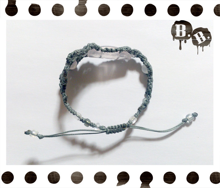 【アシンメトリー】蝶蜂のブレスレット【ローズオーラ】【グレーコード】【ハンドメイドアクセサリー】