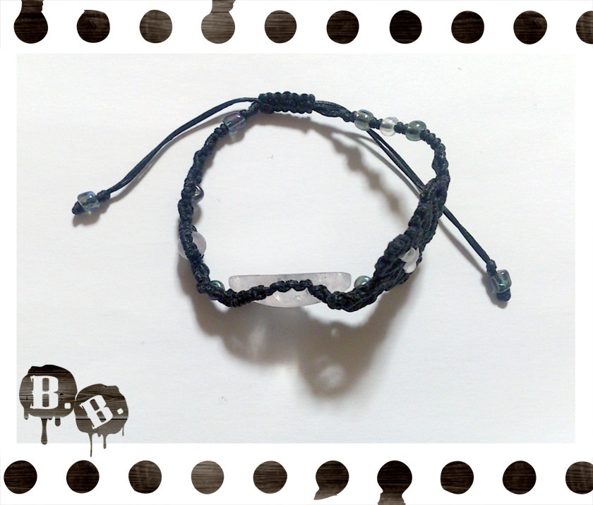 【アシンメトリー】蝶蜂のブレスレット【ローズクォーツ】【ブラックコード】【ハンドメイドアクセサリー】