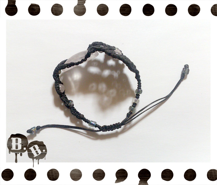 【アシンメトリー】蝶蜂のブレスレット【ローズクォーツ】【ブラックコード】【ハンドメイドアクセサリー】