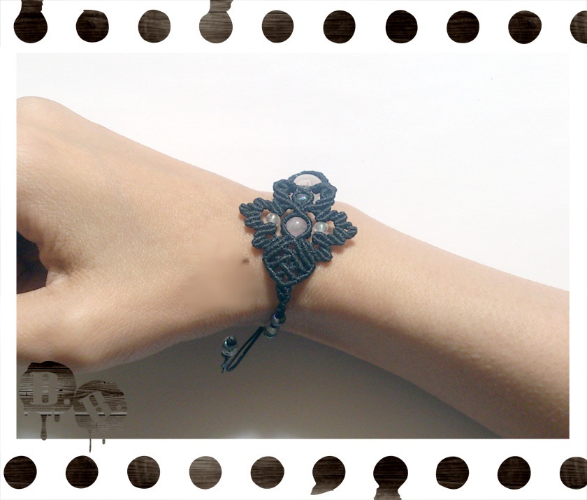 【アシンメトリー】蝶蜂のブレスレット【ローズクォーツ】【ブラックコード】【ハンドメイドアクセサリー】