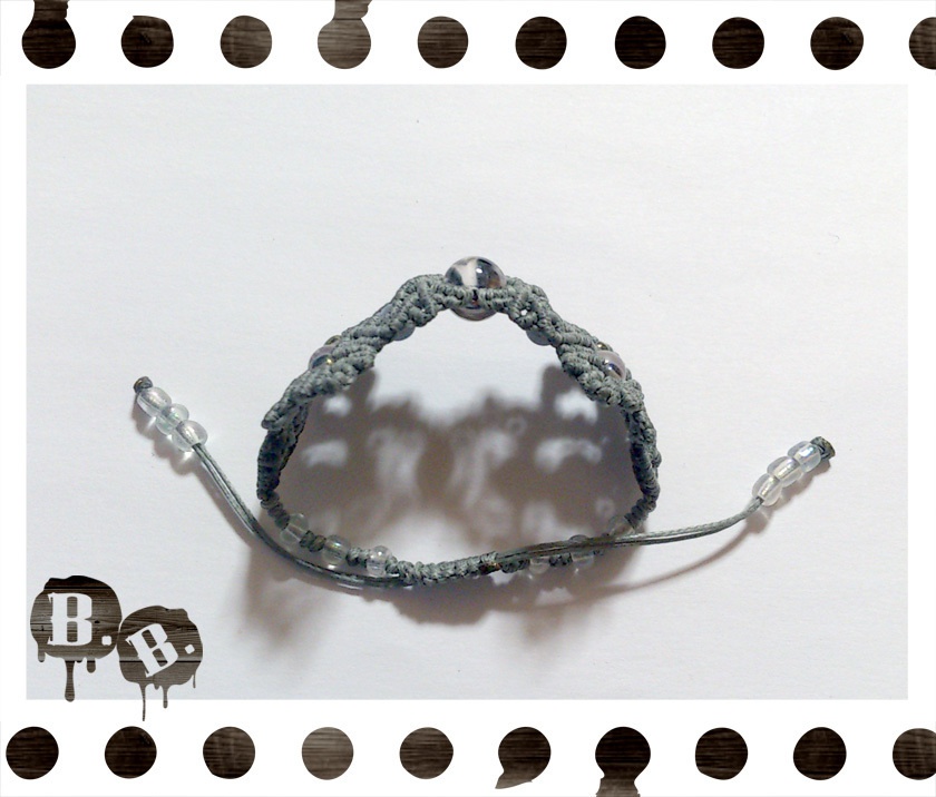 番の蝶蜂ブレスレット【シルバーパープルオーラ】【グレーコード】【ハンドメイドアクセサリー】