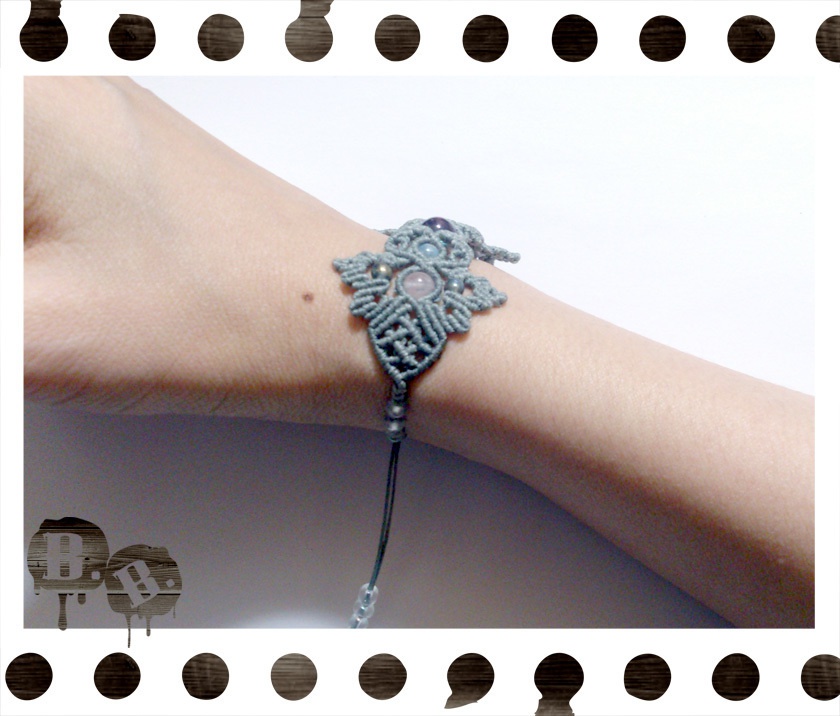 番の蝶蜂ブレスレット【シルバーパープルオーラ】【グレーコード】【ハンドメイドアクセサリー】