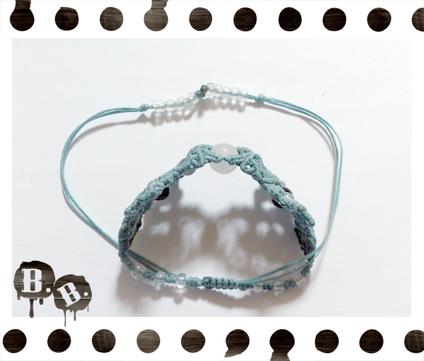 番の蝶蜂ブレスレット【ホワイトジェイド】【ブルーグリーンコード】【ハンドメイドアクセサリー】