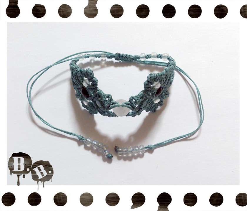 番の蝶蜂ブレスレット【ホワイトジェイド】【ブルーグリーンコード】【ハンドメイドアクセサリー】