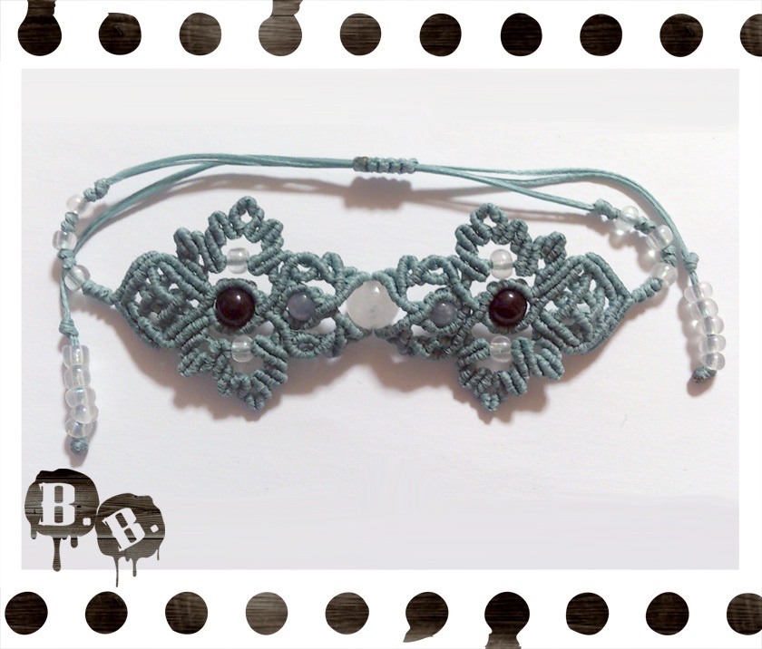 番の蝶蜂ブレスレット【ホワイトジェイド】【ブルーグリーンコード】【ハンドメイドアクセサリー】