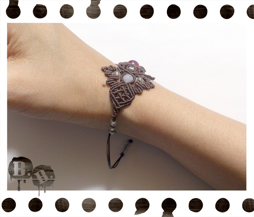 番の蝶蜂ブレスレット【カーネリアンオーラ】【ブラウンコード】【ハンドメイドアクセサリー】