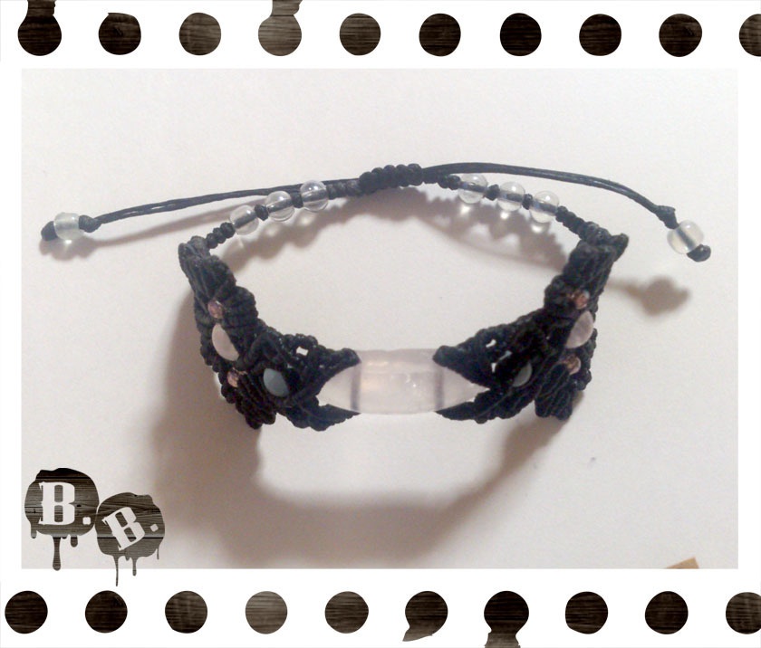 番の蝶蜂ブレスレット【ローズオーラ】【ブラックコード】【ハンドメイドアクセサリー】