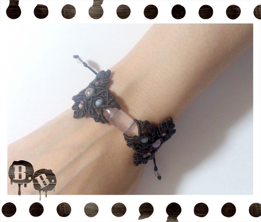 番の蝶蜂ブレスレット【ローズオーラ】【ブラックコード】【ハンドメイドアクセサリー】
