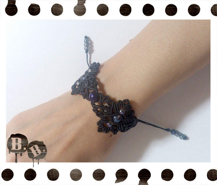 番の蝶蜂ブレスレット【パープルタイガーアイ】【ブラックコード】【ハンドメイドアクセサリー】