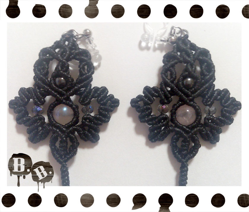 尾長蝶蜂のノンホールピアスセット【ローズオーラ】【ブラックコード】【ハンドメイドアクセサリー】