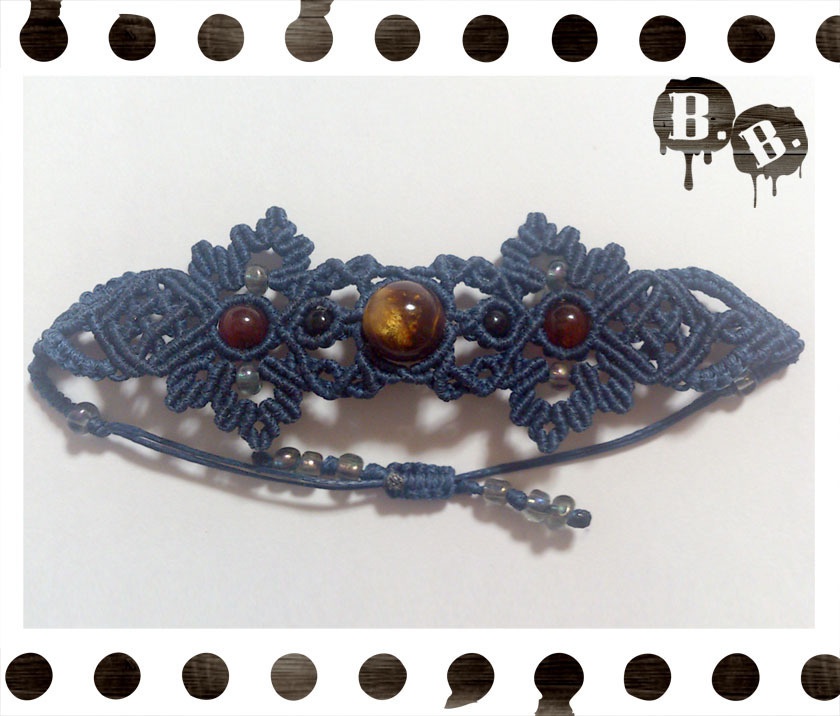 番の蝶蜂ブレスレット【金珊瑚】【ネイビーコード】【ハンドメイドアクセサリー】