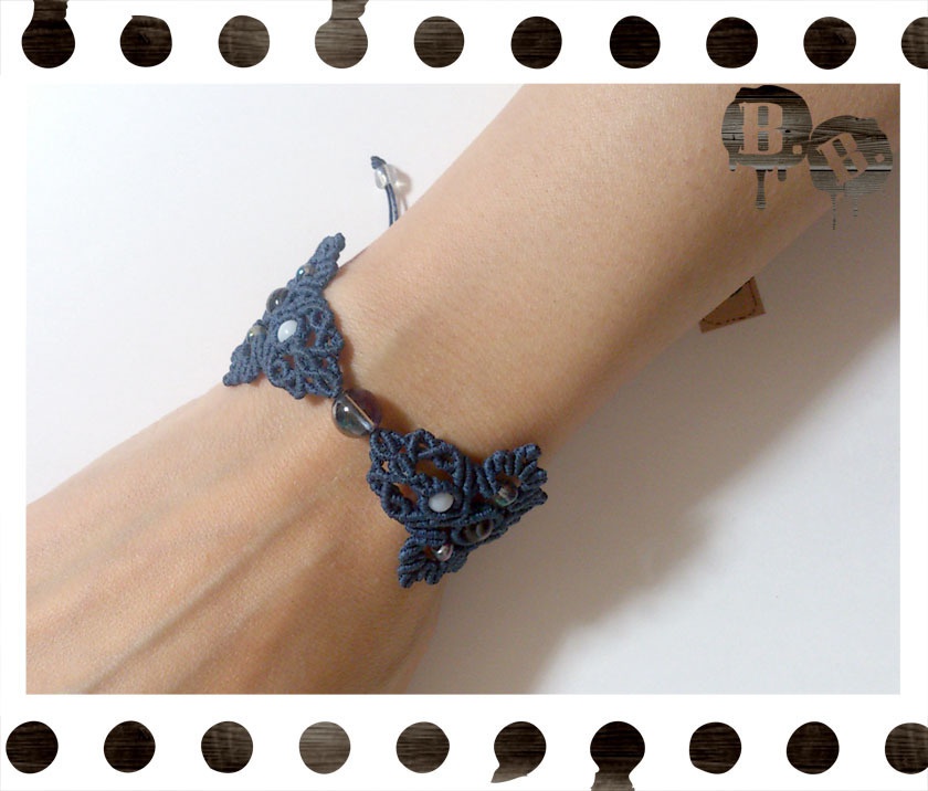 番の尾長蝶蜂ブレスレット【シルバーパープルオーラ】【ネイビーコード】【ハンドメイドアクセサリー】